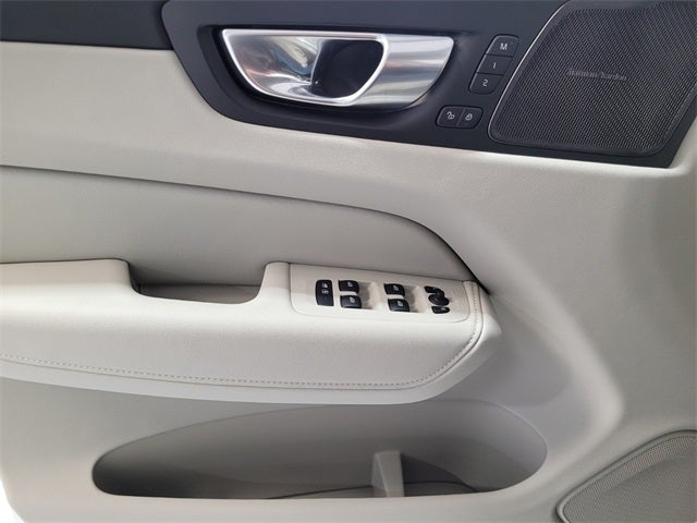 2026 Volvo XC60 Plug-In Hybrid T8 Ultra