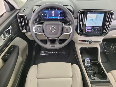 2026 Volvo XC40 B4 Plus