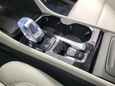 2026 Volvo XC40 B4 Plus