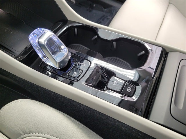 2026 Volvo XC40 B4 Plus