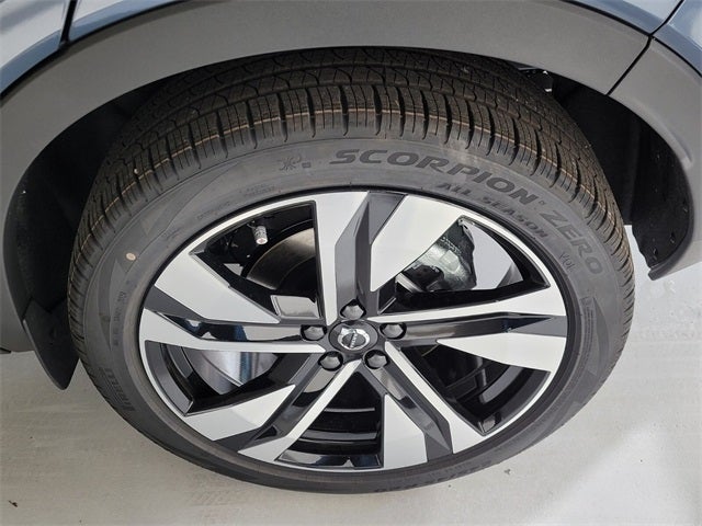 2026 Volvo XC40 B4 Plus