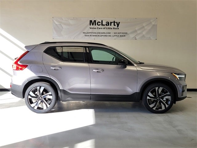 2026 Volvo XC40 B4 Plus