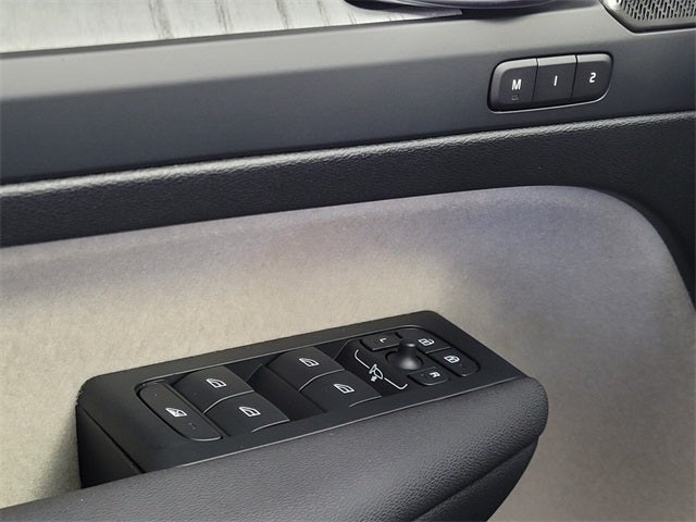 2026 Volvo XC40 B4 Plus