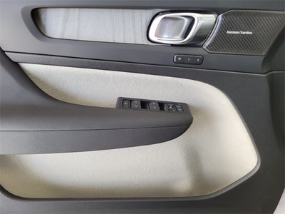 2026 Volvo XC40 B4 Plus