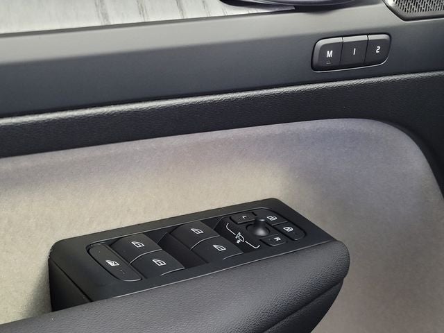 2026 Volvo XC40 B4 Plus