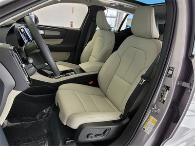 2026 Volvo XC40 B4 Plus