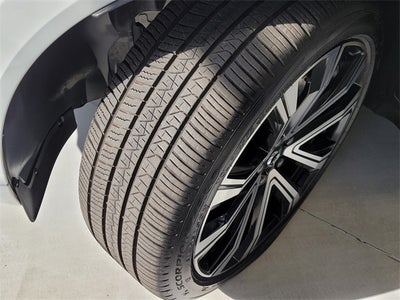 2023 Volvo XC60 B5 Ultimate Bright Theme