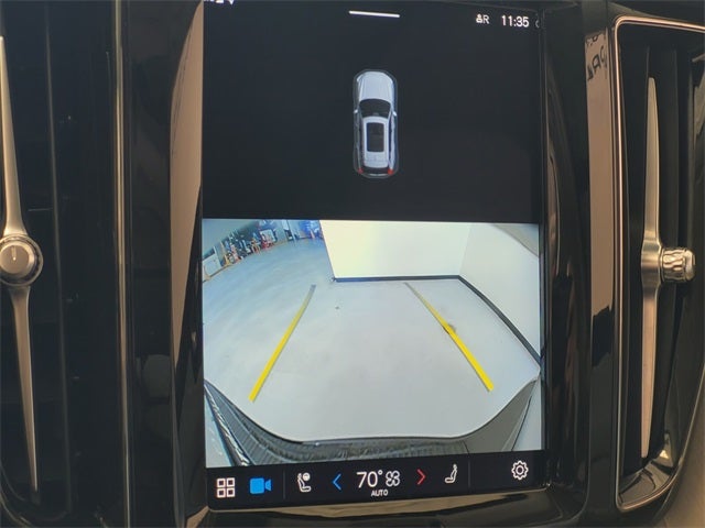 2023 Volvo XC60 B5 Ultimate Bright Theme