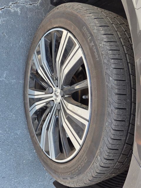 2023 Volvo XC60 B5 Plus Bright Theme