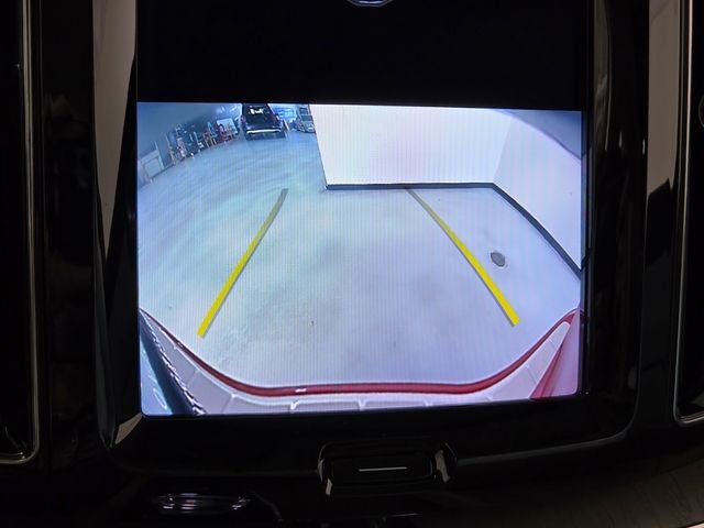 2023 Volvo XC60 B5 Ultimate Dark Theme