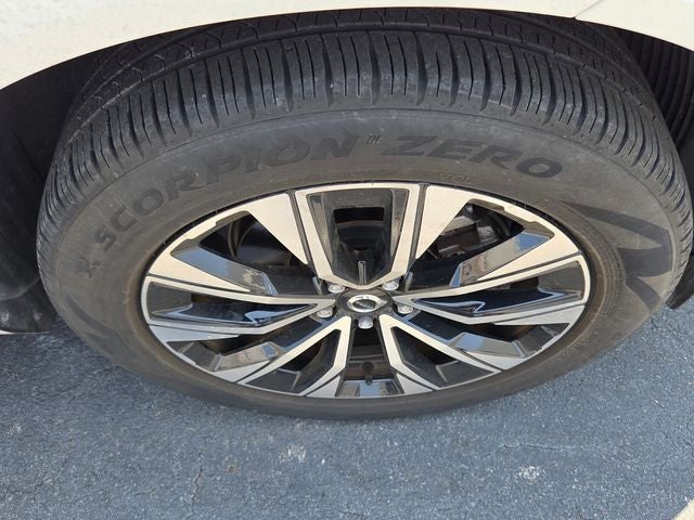 2024 Volvo XC60 B5 Core