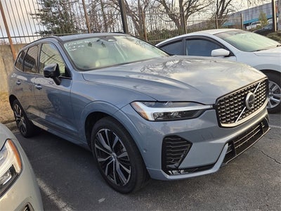 2023 Volvo XC60 B5 Plus Dark Theme