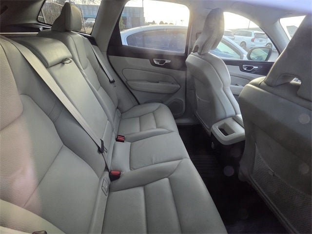 2023 Volvo XC60 B5 Plus Dark Theme