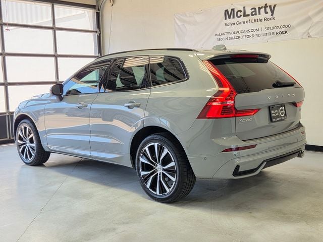 2024 Volvo XC60 B5 Plus Dark Theme