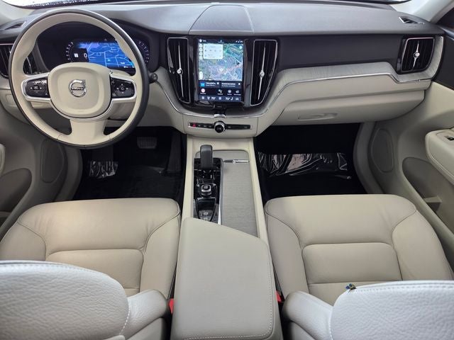 2024 Volvo XC60 B5 Plus Dark Theme