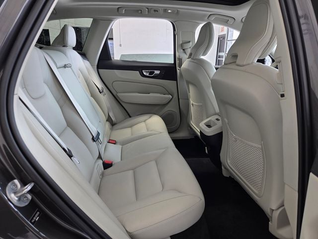 2024 Volvo XC60 B5 Plus Dark Theme