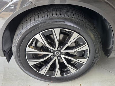 2024 Volvo XC60 B5 Plus Dark Theme