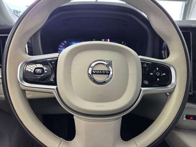 2024 Volvo XC60 B5 Plus Dark Theme