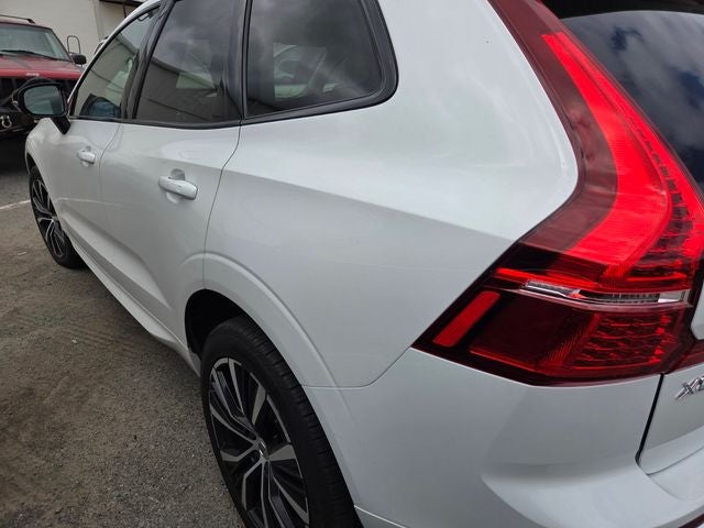 2024 Volvo XC60 B5 Plus Dark Theme