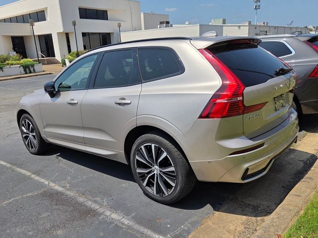 2024 Volvo XC60 B5 Plus Dark Theme