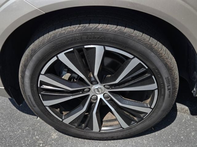 2024 Volvo XC60 B5 Plus Dark Theme