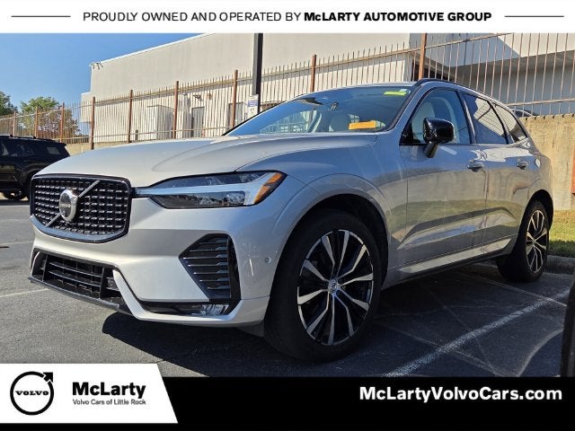 2023 Volvo XC60 B5 Ultimate Dark Theme