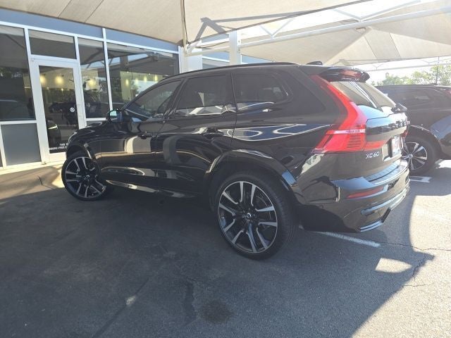 2024 Volvo XC60 B5 Ultimate Dark Theme