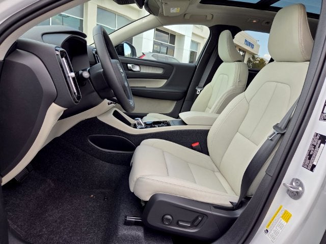2026 Volvo XC40 B5 Plus