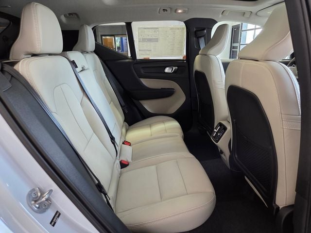 2026 Volvo XC40 B5 Plus