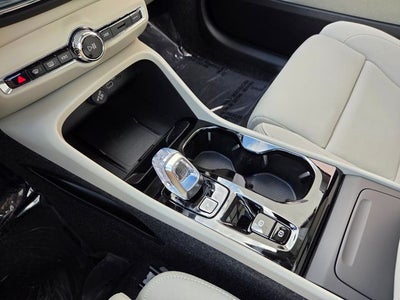 2026 Volvo XC40 B5 Plus