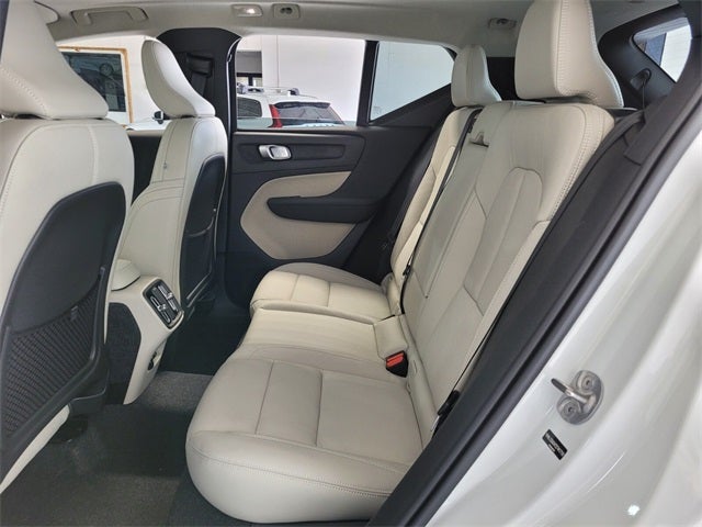 2026 Volvo XC40 B5 Plus