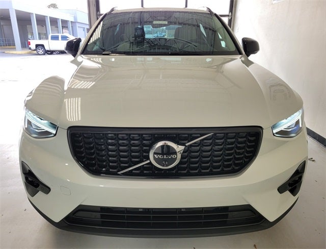 2026 Volvo XC40 B5 Plus