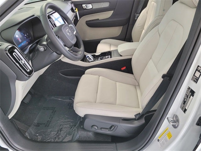 2026 Volvo XC40 B5 Plus