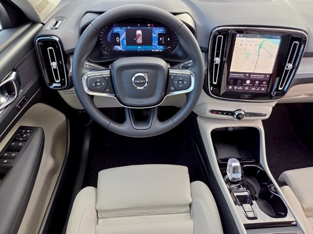 2026 Volvo XC40 B5 Plus