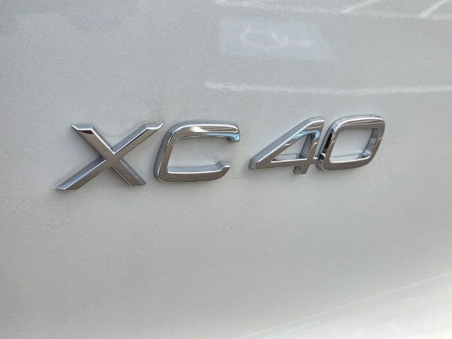 2026 Volvo XC40 B5 Plus