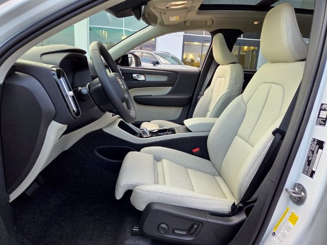 2026 Volvo XC40 B5 Plus