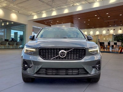 2026 Volvo XC40 B5 Plus