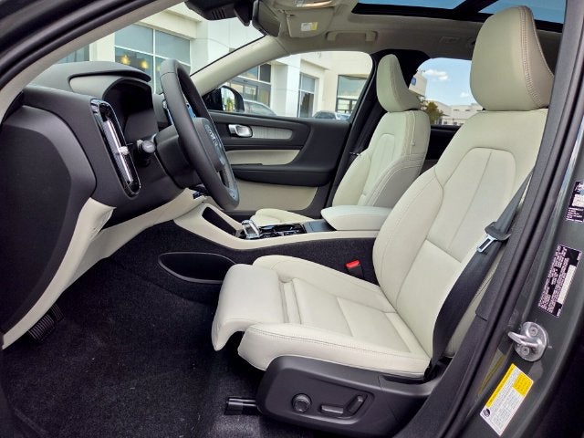 2026 Volvo XC40 B5 Plus