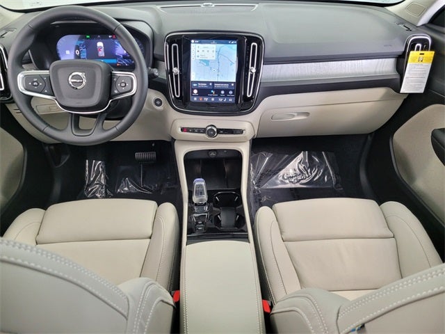 2026 Volvo XC40 B5 Plus