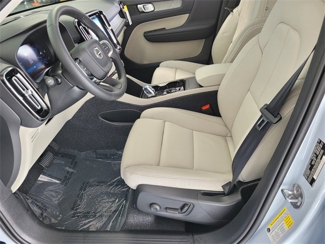 2026 Volvo XC40 B5 Plus