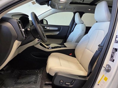2026 Volvo XC40 B5 Plus