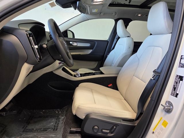 2026 Volvo XC40 B5 Plus
