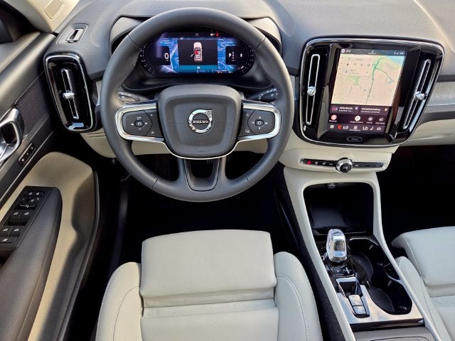 2026 Volvo XC40 B5 Plus