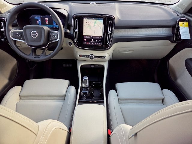 2026 Volvo XC40 B5 Plus