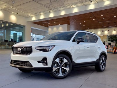 2026 Volvo XC40 B5 Plus