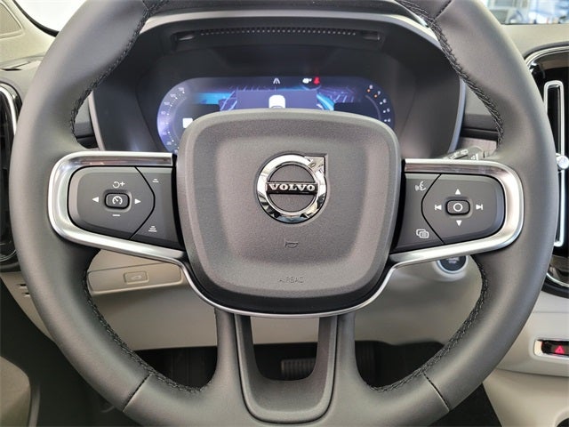 2026 Volvo XC40 B5 Plus