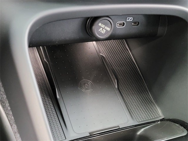 2026 Volvo XC40 B5 Ultra Black Edition