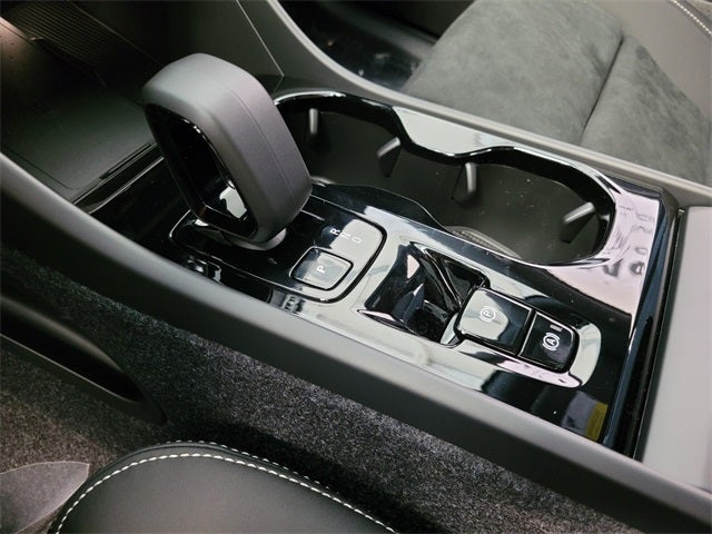 2026 Volvo XC40 B5 Ultra Black Edition