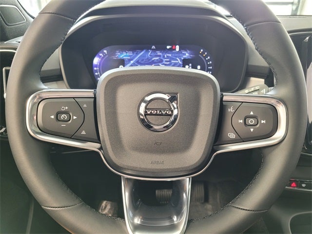 2026 Volvo XC40 B5 Ultra Black Edition