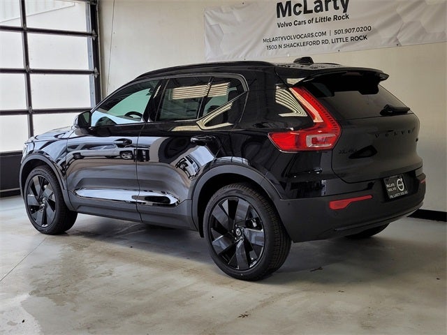 2026 Volvo XC40 B5 Ultra Black Edition